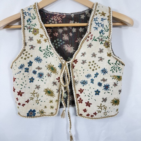 The Unbranded Brand Tops - Boho Embroidered Floral Vest Tie Front Cottagecore Festival Hippie XS/S